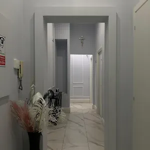 Luxury 2.0 , Napoli Italia